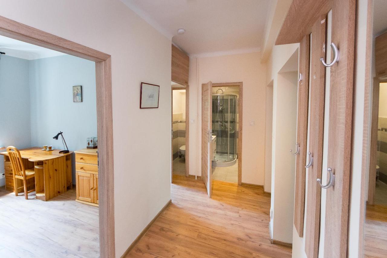 3-Bedroom Flat In City Center P4You Pl Krasków Εξωτερικό φωτογραφία